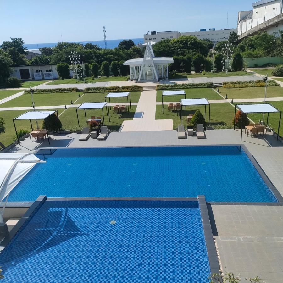 Naka Hotel Kupang Купанг Экстерьер фото